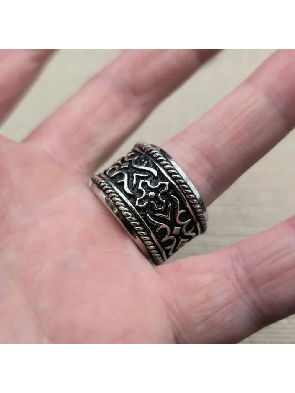 Size 8.75 Oxidized Filigree Wide Statement Band Ring A8100